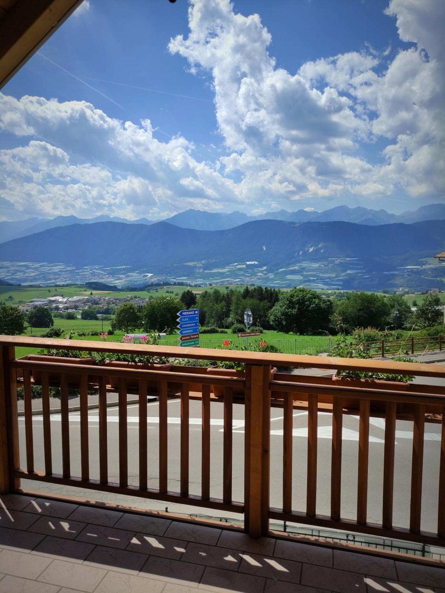 Hotel Villa Argentina Ronzone Cameră foto